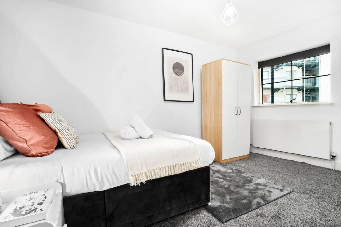 City Centre - Two Bedroom Apartment - Juliet Balcony - Secure Parking - Wifi - Smart Tv - Top Rated -33S Birmingham Eksteriør billede