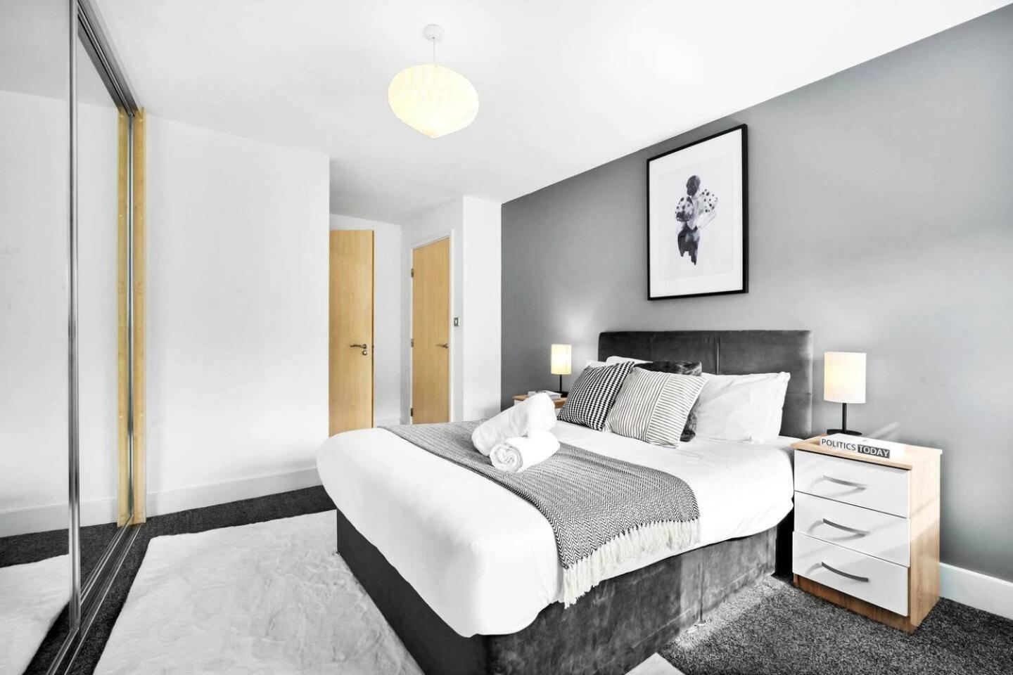 City Centre - Two Bedroom Apartment - Juliet Balcony - Secure Parking - Wifi - Smart Tv - Top Rated -33S Birmingham Eksteriør billede
